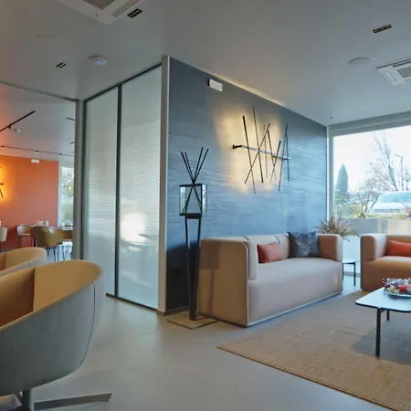 Cristal Hotel 3*