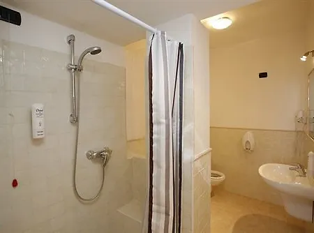 Cristal 3* סירמיונה