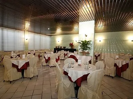 Cristal מלון 3*